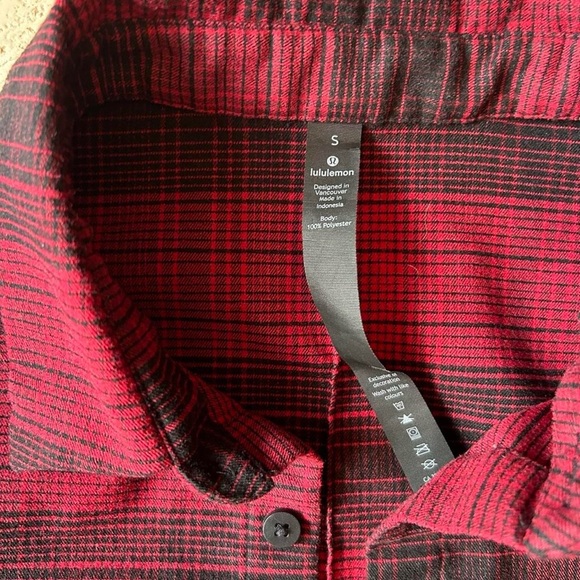 Lululemon Masons Peak Flannel — Red/Black, Men’s Small (Unisex Fit) - Picture 4 of 9
